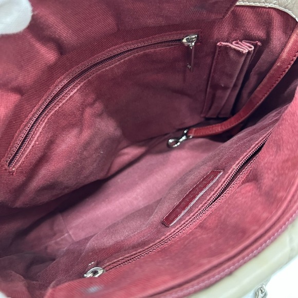 CHANEL White Shoulder Bag - Picture 10 of 16